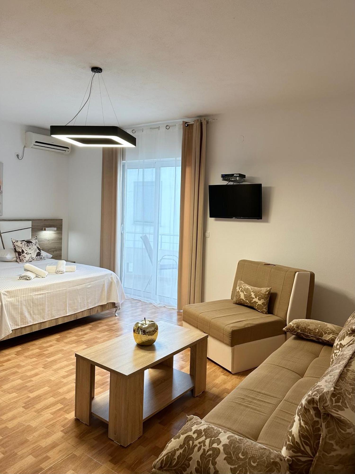 Apartmens Xhenis Lux Ulcinj Exterior foto